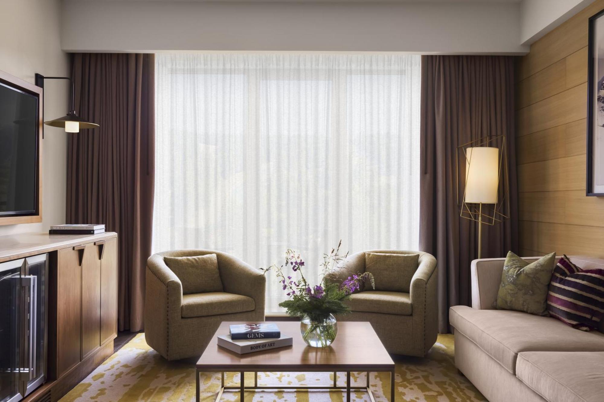 Viceroy Kopaonik Serbia エクステリア 写真 A living room in a suite at the Mandarin Oriental, Hong Kong