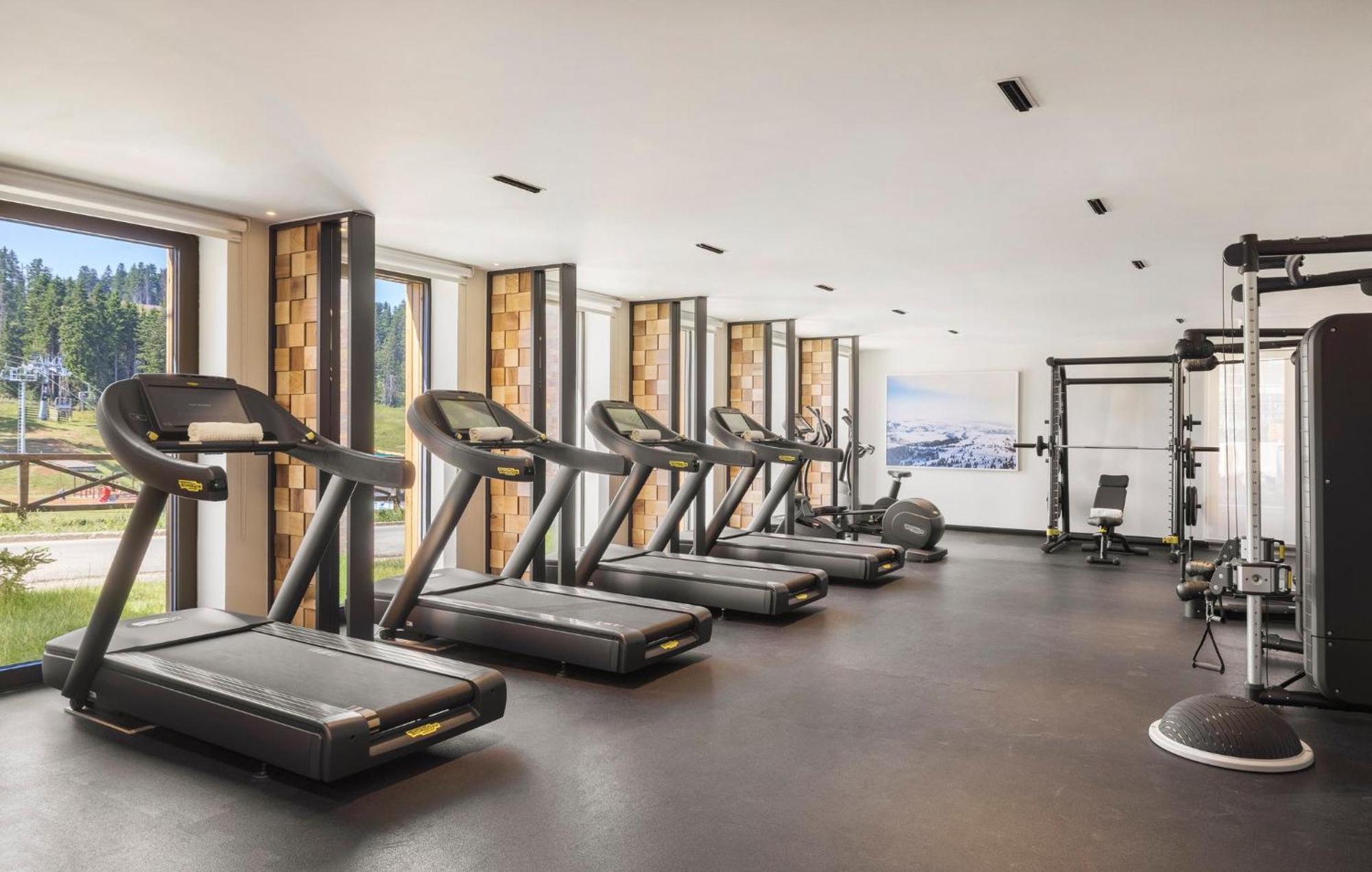 Viceroy Kopaonik Serbia エクステリア 写真 The gym at the hotel