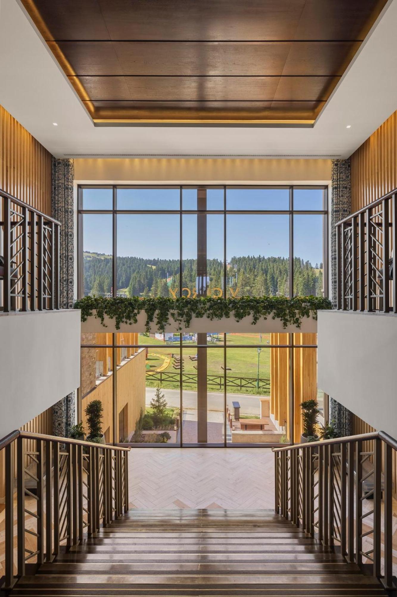 Viceroy Kopaonik Serbia エクステリア 写真 Interior of the hotel