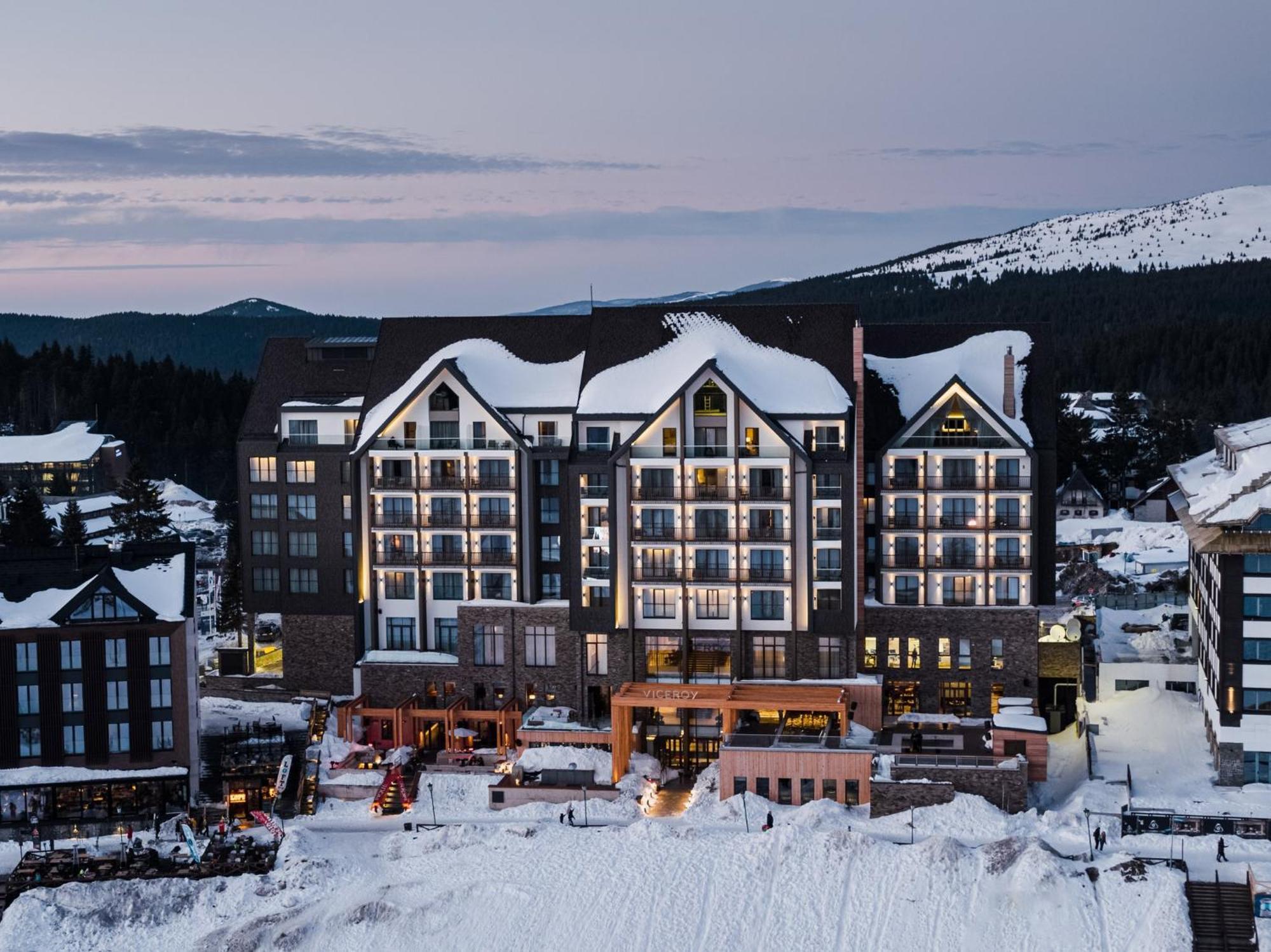 Viceroy Kopaonik Serbia エクステリア 写真 The Village at Sun Peaks